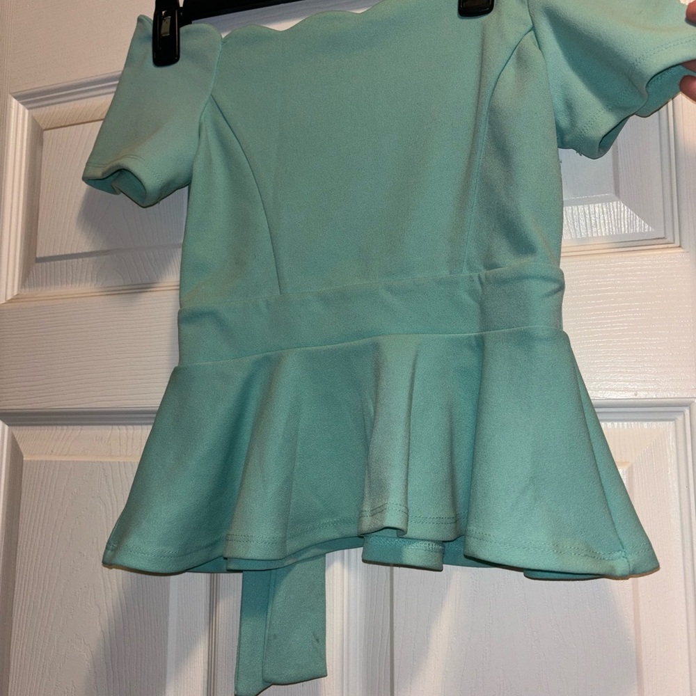 Women's Green Off-Shoulder Peplum Top with Waist Tie - Picture 3 of 3